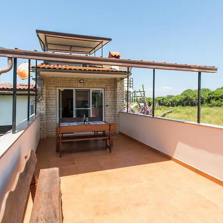 Apartment Puntizela 92 *